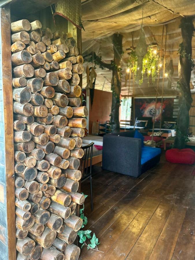 A Lounge Hostel And Cafe Элла Экстерьер фото