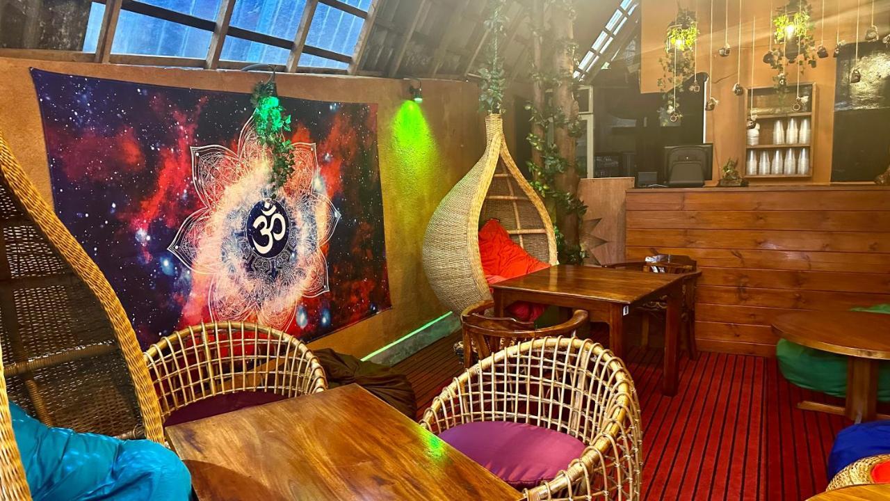 A Lounge Hostel And Cafe Элла Экстерьер фото