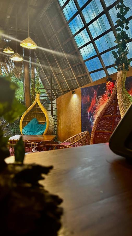A Lounge Hostel And Cafe Элла Экстерьер фото