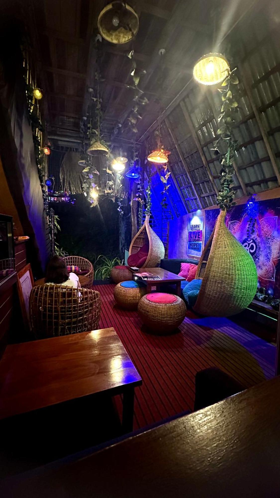 A Lounge Hostel And Cafe Элла Экстерьер фото
