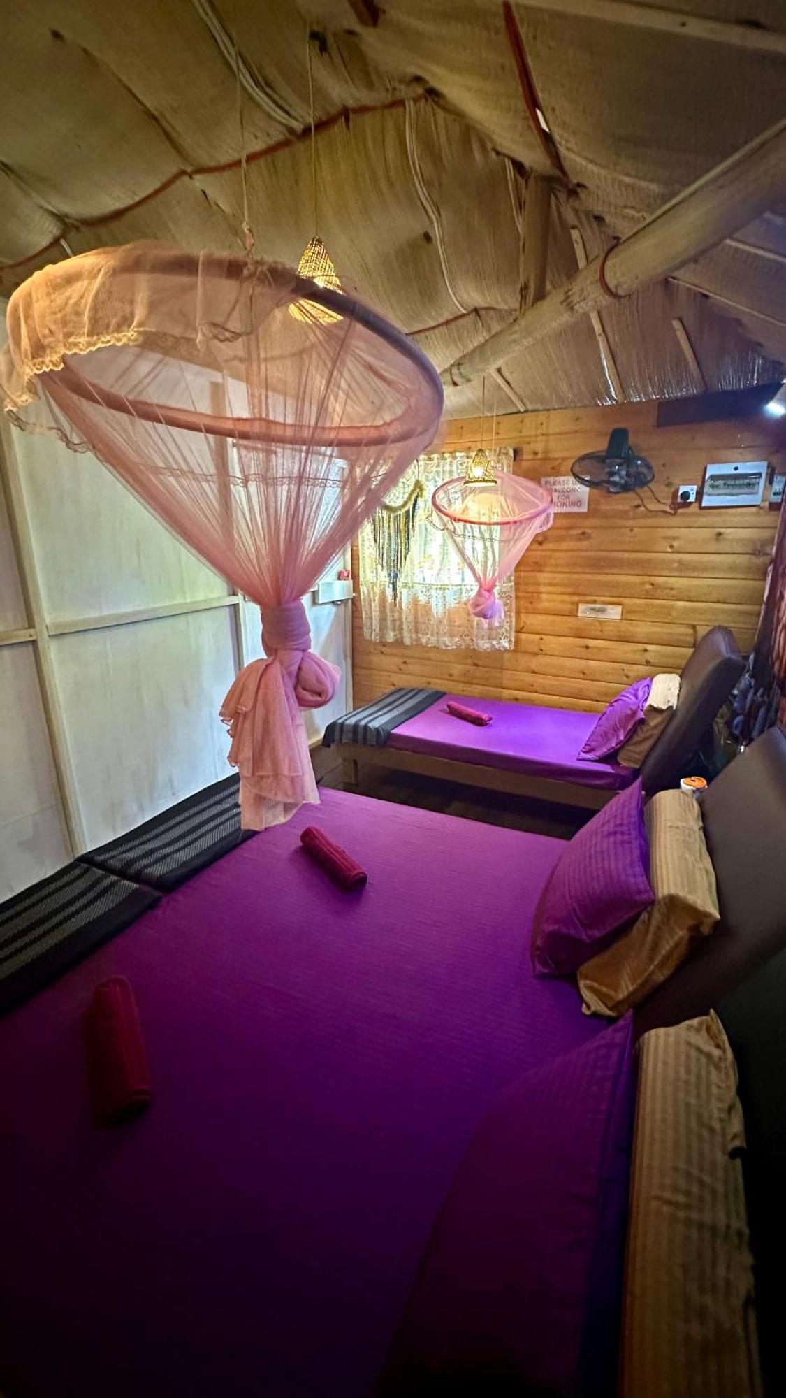 A Lounge Hostel And Cafe Элла Экстерьер фото