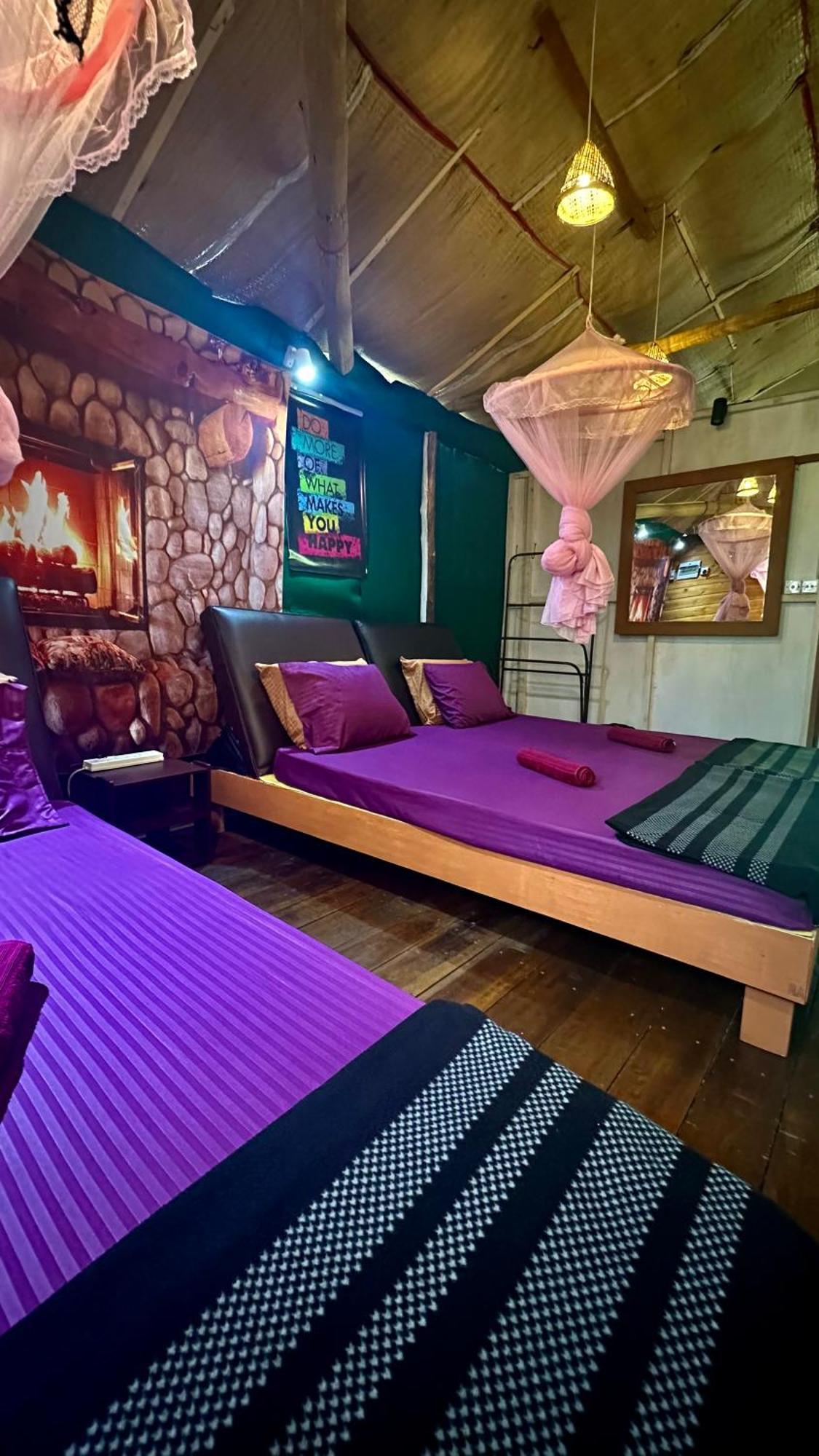 A Lounge Hostel And Cafe Элла Экстерьер фото