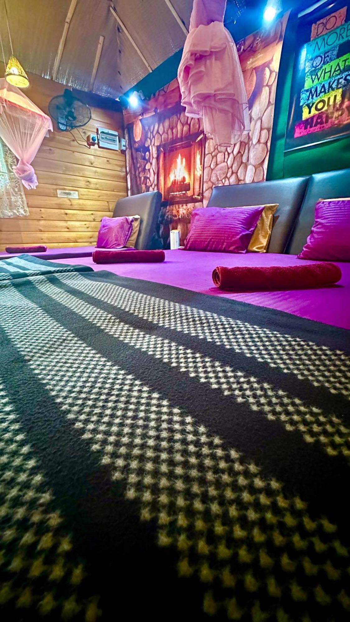A Lounge Hostel And Cafe Элла Экстерьер фото
